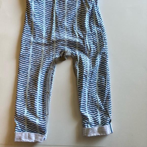 Burst Bees Baby one piece - Picture 7 of 7